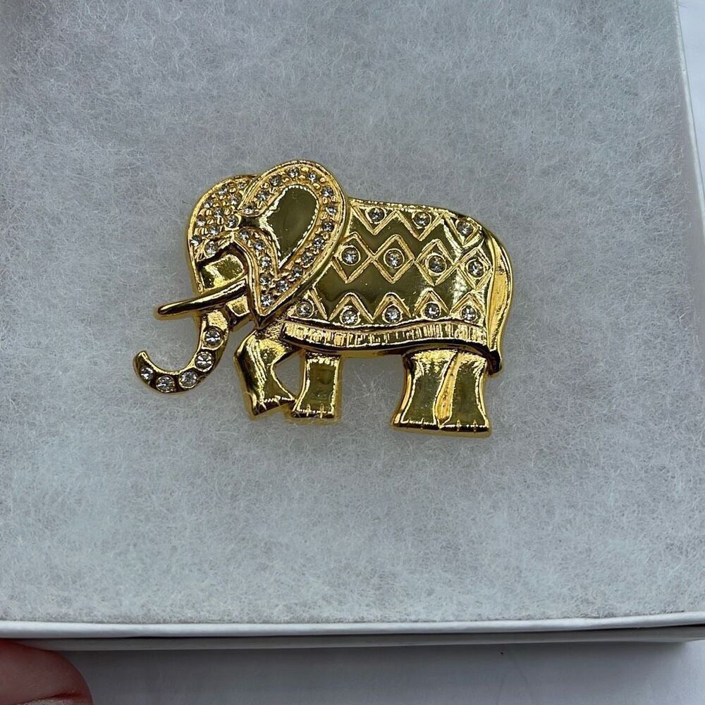 1980’s vintage Tora embellished elephant brooch - Picture 2 of 9